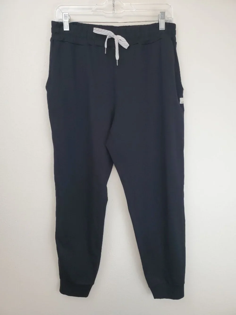 Vuori Performance Jogger in black, pull on with drawstring - Picture 12 of 12